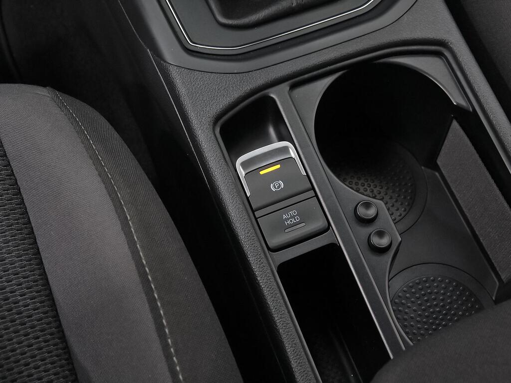 Volkswagen Touran Business 1.0 TSI 85kW (115CV)  //  45.990 km