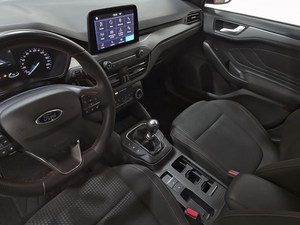Ford Focus 1.0 Ecoboost MHEV 92kW ST-Line //  38.782 km